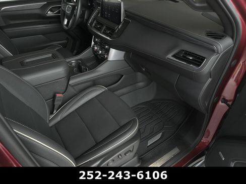 Used 2024 GMC Yukon SLT w/ SLT Luxury Package AWD/4WD image 51
