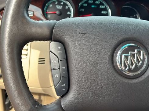 Used 2011 Buick Lucerne CXL FWD image 22
