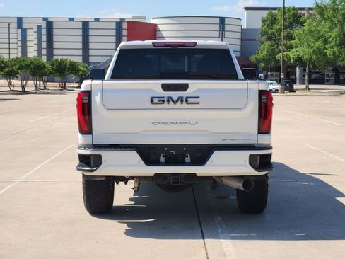 Used 2025 GMC Sierra 2500 Denali Ultimate w/ Max Trailering Package AWD/4WD image 6