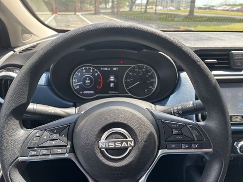 Used 2025 Nissan Versa SV image 25