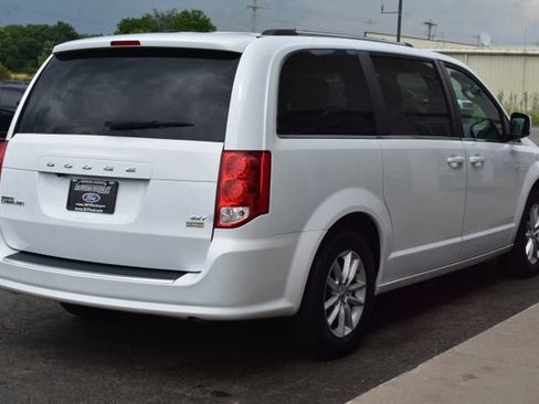 Used 2019 Dodge Grand Caravan SXT FWD image 9