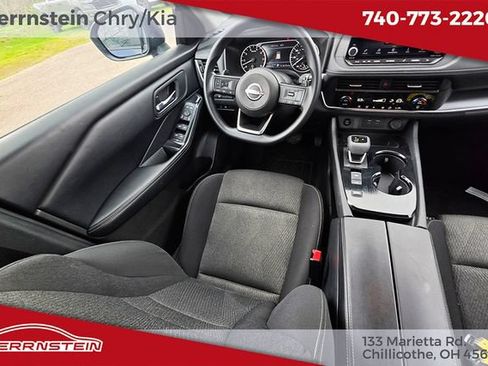 Used 2024 Nissan Rogue SV FWD image 10