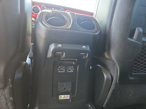 Used 2021 Jeep Wrangler Unlimited Rubicon image 21