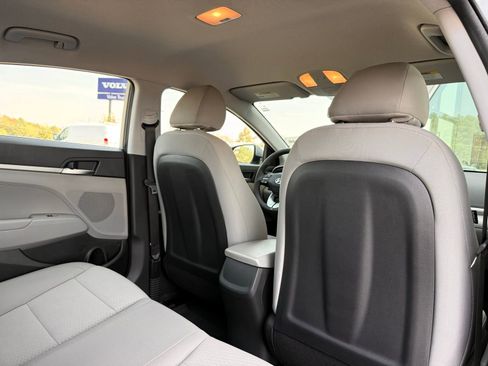 Used 2020 Hyundai Elantra SE image 21