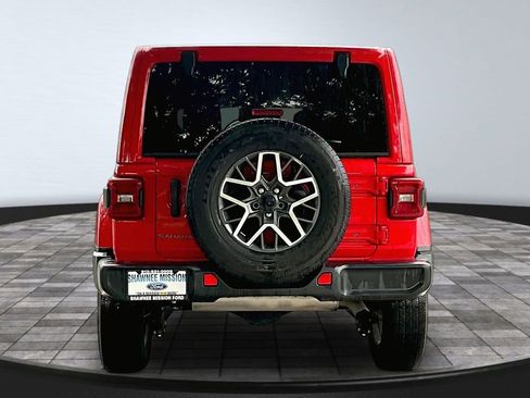 Used 2025 Jeep Wrangler Unlimited Sahara AWD/4WD image 5