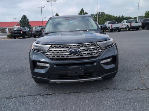 Used 2022 Ford Explorer Limited w/ Equipment Group 301A AWD/4WD image 2