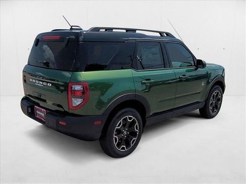 New 2025 Ford Bronco Sport Outer Banks image 2