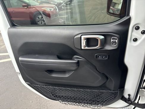 Used 2018 Jeep Wrangler Unlimited Sport S image 24