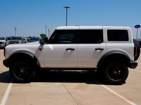New 2026 Ford Bronco Badlands AWD/4WD image 3