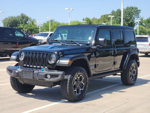 Used 2023 Jeep Wrangler Unlimited Rubicon 4xe w/ Cold Weather Group AWD/4WD image 3