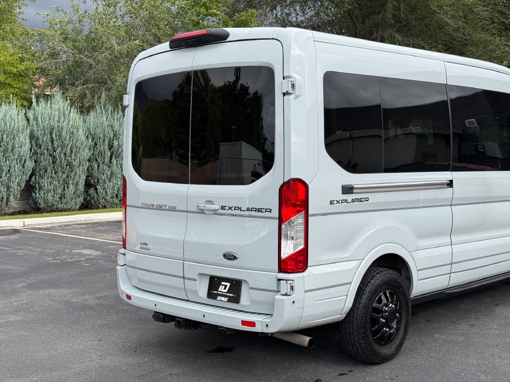 Used 2021 Ford Transit 250 Medium Roof AWD image 10