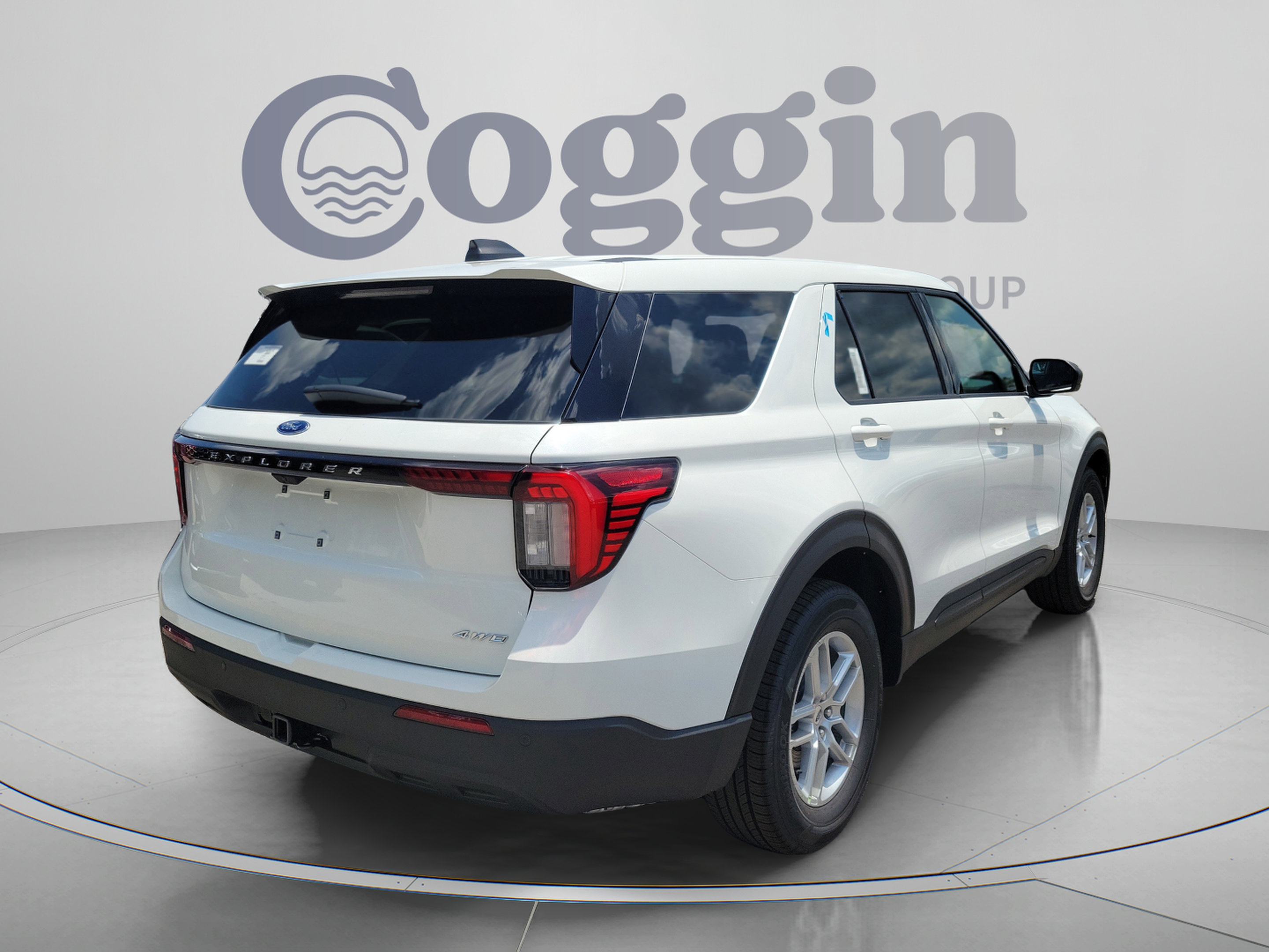 New 2026 Ford Explorer Active AWD/4WD image 4