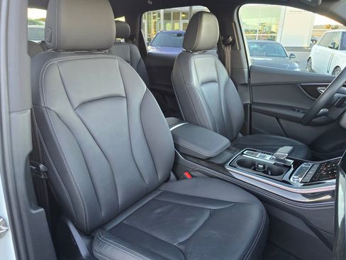 Used 2025 Audi Q7 3.0T Premium Plus image 34