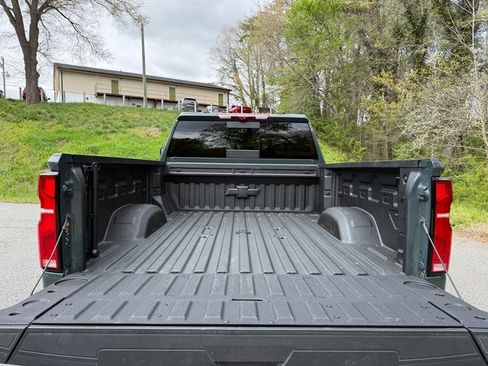 Used 2025 Chevrolet Silverado 2500 ZR2 w/ ZR2 Bison Edition image 11