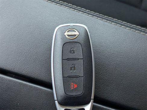 Used 2023 Nissan Rogue S image 30