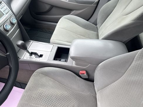 Used 2009 Toyota Camry LE FWD image 42