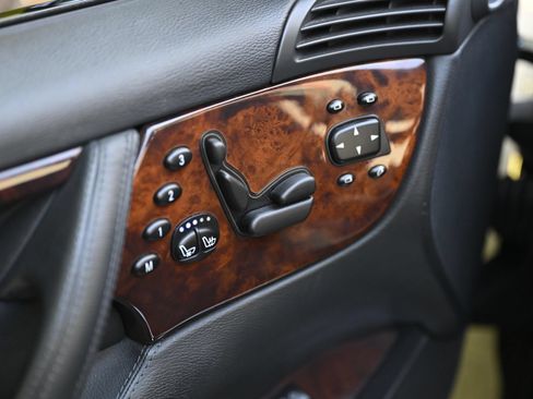 Used 2003 Mercedes-Benz CL 55 AMG image 29