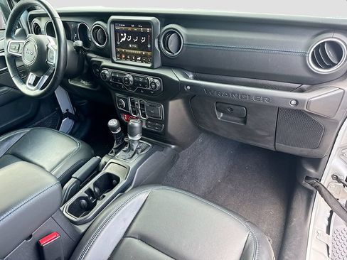 Used 2023 Jeep Wrangler Unlimited Rubicon 4xe w/ Cold Weather Group AWD/4WD image 33