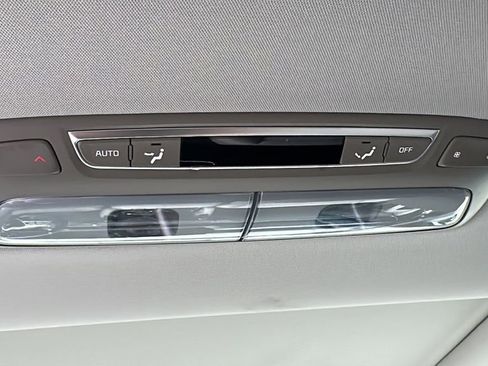 Used 2025 Kia Telluride EX w/ EX Captain's Chair Package image 26