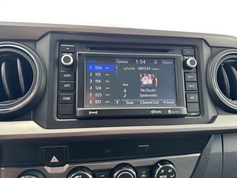 Used 2019 Toyota Tacoma SR5 AWD/4WD image 27