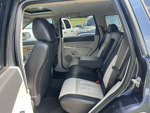 Used 2010 Jeep Grand Cherokee Limited w/ Trailer Tow Group IV AWD/4WD image 7