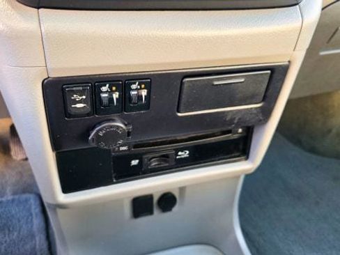 Used 2017 Toyota Sienna XLE Premium w/ Cargo Management Package image 18