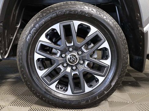 Used 2023 Toyota Tundra Limited image 17