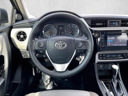 Used 2019 Toyota Corolla LE image 7