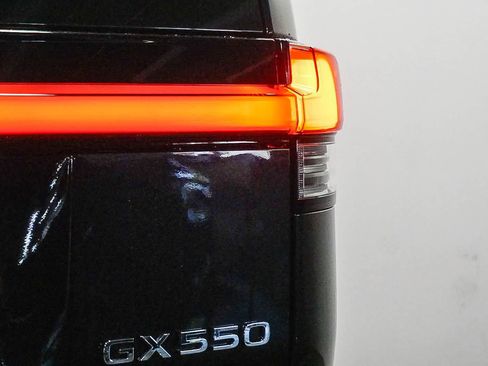 Used 2026 Lexus GX 550 AWD/4WD image 11