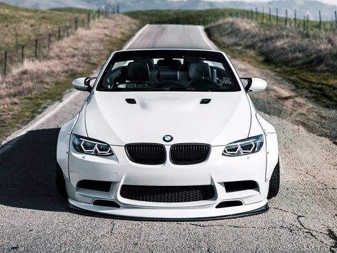 Used 2011 BMW M3 Convertible RWD image 9
