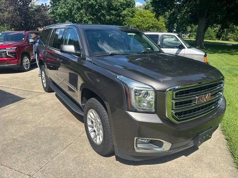 Used 2019 GMC Yukon XL SLT AWD/4WD image 9