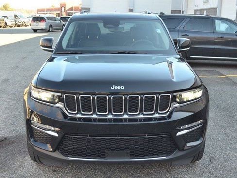 Used 2023 Jeep Grand Cherokee Altitude image 3