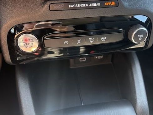 New 2024 Ford Escape SE image 17