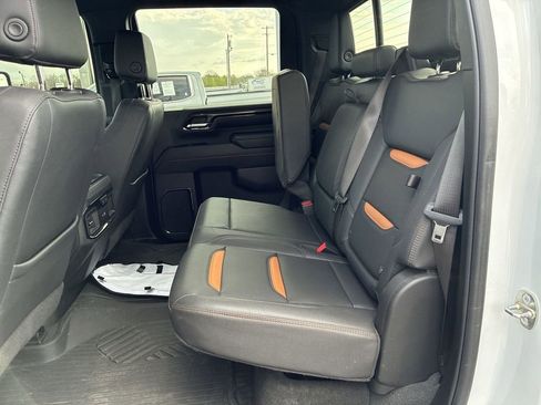 Used 2024 GMC Sierra 2500 AT4 w/ Technology Package AWD/4WD image 19
