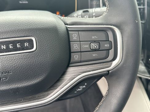 Used 2024 Jeep Wagoneer Series III w/ Premium Group I image 28