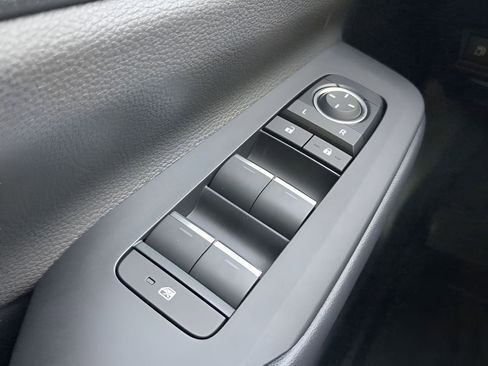 New 2026 Toyota Prius Plug-In Hybrid FWD image 29