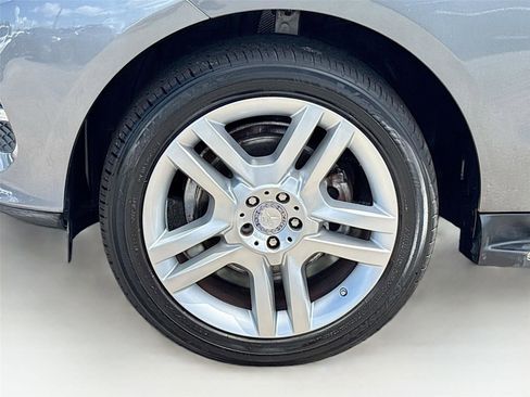 Used 2017 Mercedes-Benz GLE 350 w/ Premium 1 Package image 34