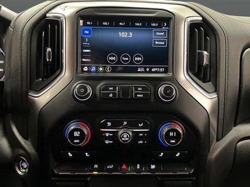 Used 2022 Chevrolet Silverado 1500 LT image 12