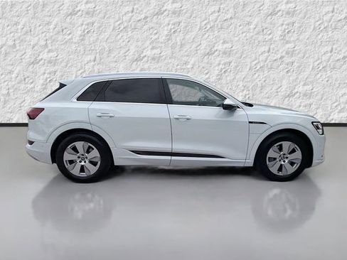 Used 2019 Audi e-tron Prestige image 2