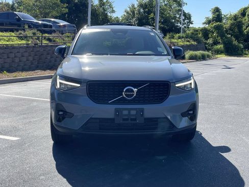 Certified 2023 Volvo XC40 B5 Plus w/ Driver Assist Package AWD/4WD image 2