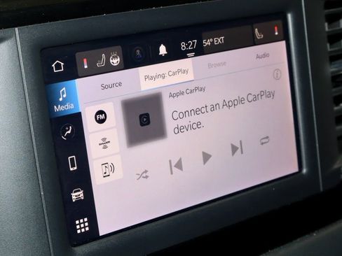 Used 2023 Chrysler Voyager LX FWD image 3