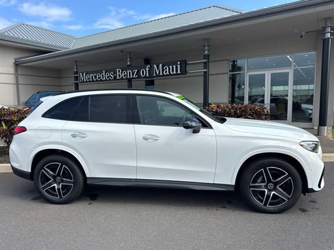 Used 2025 Mercedes-Benz GLC 300 4MATIC image 3