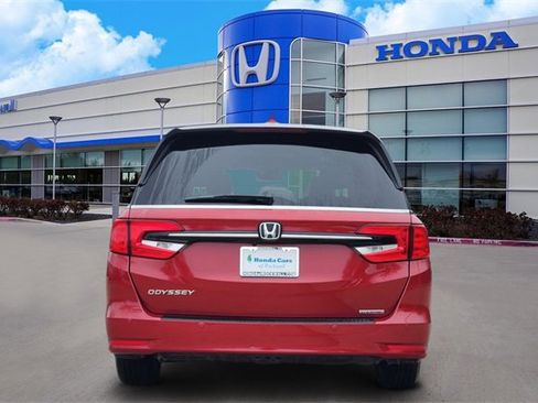 Certified 2022 Honda Odyssey Touring image 5