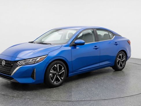 Used 2025 Nissan Sentra SV image 3