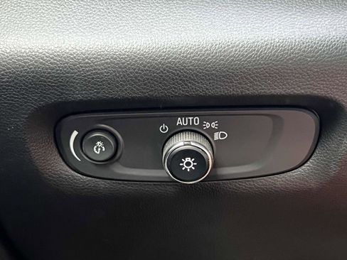 Used 2023 Chevrolet Traverse LT w/ LPO, Floor Liner Package image 20