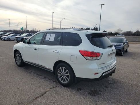 Used 2016 Nissan Pathfinder SL w/ SL Tech Package image 24