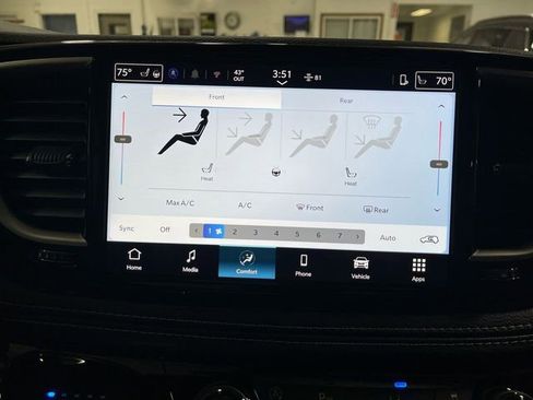 New 2026 Chrysler Pacifica Select image 18