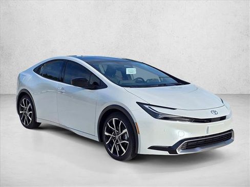 New 2026 Toyota Prius Plug-In Hybrid FWD image 6