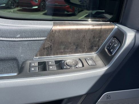 Used 2024 Ford F250 Lariat image 11