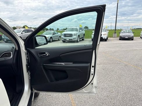 Used 2018 Dodge Journey Crossroad w/ Popular Equipment Group FWD image 15